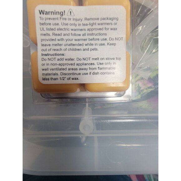 Sunflower Oily Blends 3 Oz Soy Wax Melts With Easter Bunny & Tulips Design - Picture 2 of 2